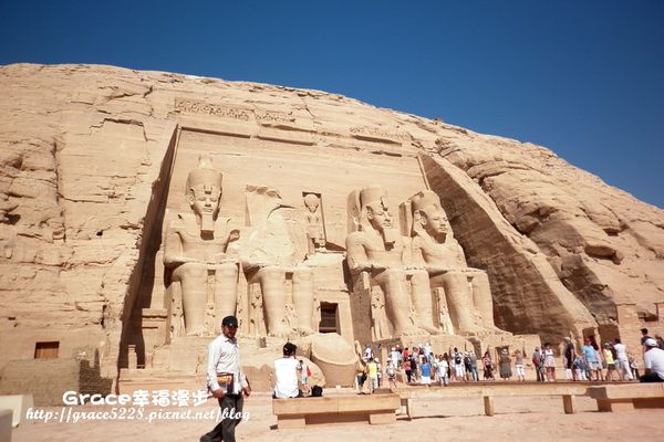 埃及何露斯神殿｜埃及–搭乘馬車前往埃及最完整古神殿，聆聽埃及神話故事