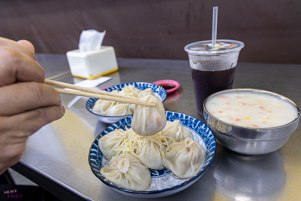 勺勺客陝西餐館｜中正區台北 –相當有特色陝西料理，手撥泡饃超有趣，還有限量供應的炸奶豆腐